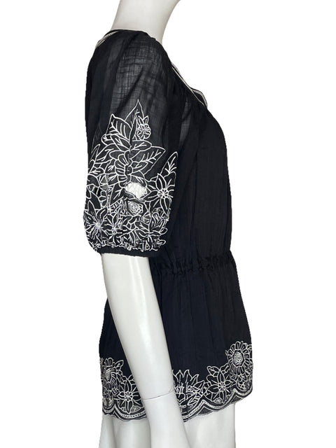 Blusa BCBG Flores Bordadas Negro - Talla XS