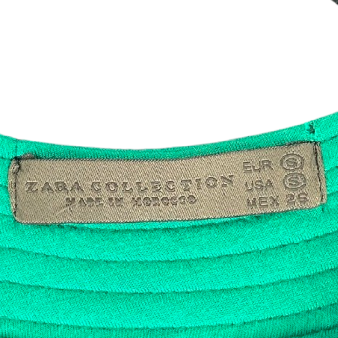Blusa Zara Camiseta Cuello Diseño Verde-Talla S