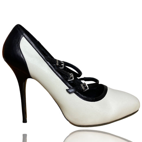 Calzado Karen Millen Heels Cerrados Blanco-
Talla 37