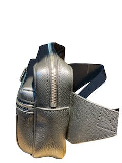 * Bolso Cangurera Louis Vuitton Monograma Eclipse Negro