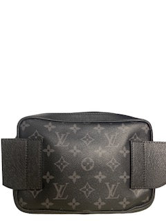 * Bolso Cangurera Louis Vuitton Monograma Eclipse Negro