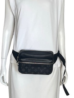 * Bolso Cangurera Louis Vuitton Monograma Eclipse Negro