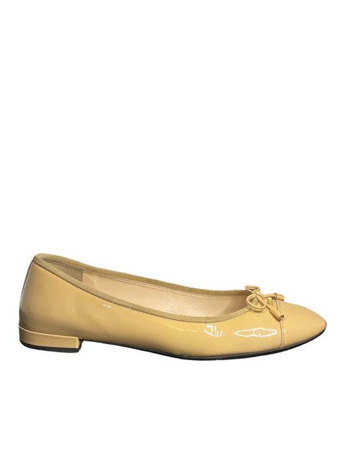 Zapato Prada Tacón bajo Beige - Talla 37