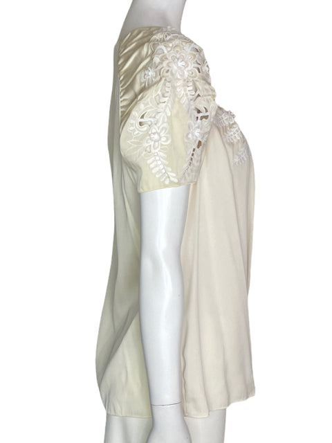 Blusa Elie Tahari Apliques Troquelado Tejido Manga corta Beige - Talla S