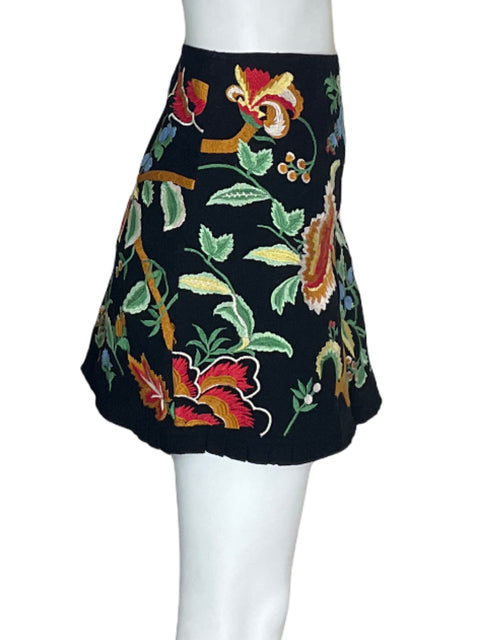 Falda Zara Apliques Floral Negro - Talla L