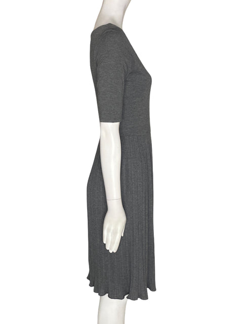 Vestido Banana Republic Liso Plisado Gris - Talla 0
