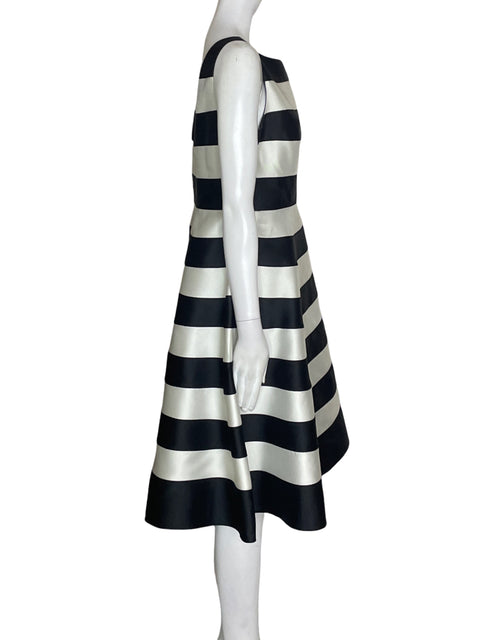 Vestido Adrianna Papell Rayas Cuello v Negro - Talla 12