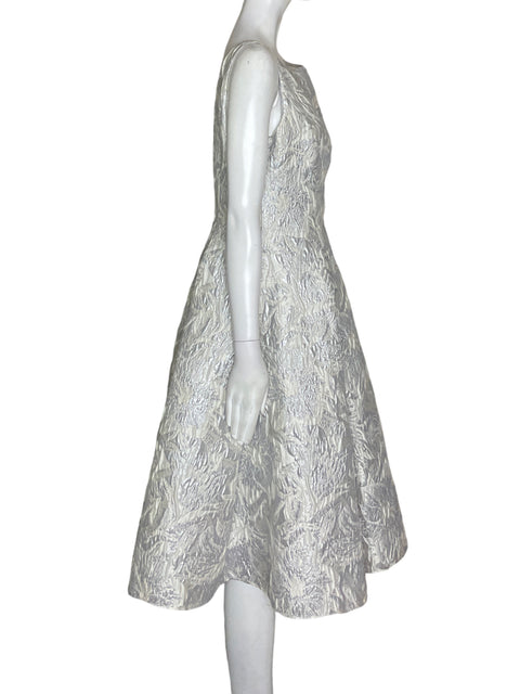 Vestido Adrianna Papell Texturizado Sin mangas Plateado - Talla 12