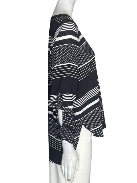 Blusa Ann Taylor Loft Rayas Cuello redondo Negro - Talla S