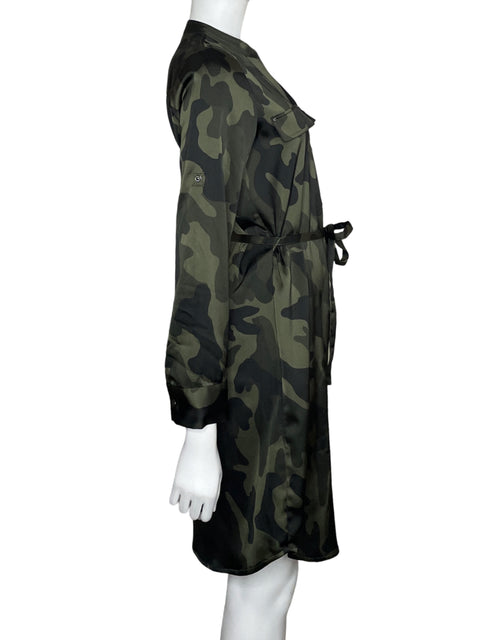 Vestido White House Black Market Camisero Camuflaje Verde - Talla S