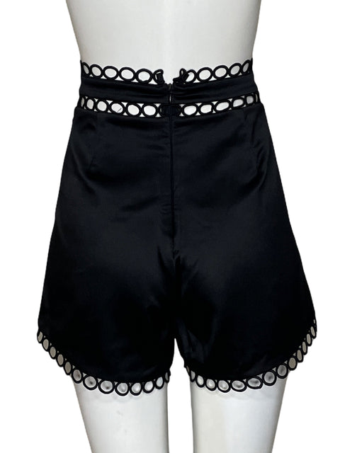 Short Gracia Bordado Circular Satinado Negro - Talla M