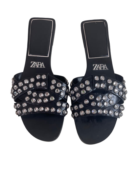 Sandalia Zara Tachuelas Brillo Negro - Talla 38