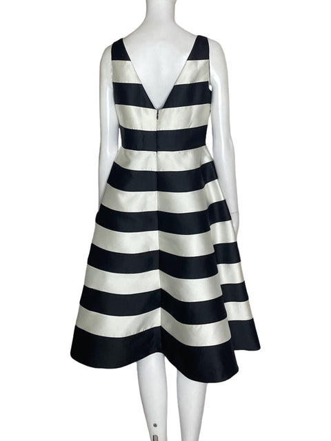 Vestido Adrianna Papell Rayas Cuello v Negro - Talla 12