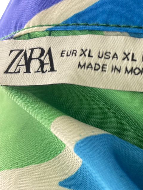 Blusa Zara Estampado Manga larga Cuello v Verde - Talla XL