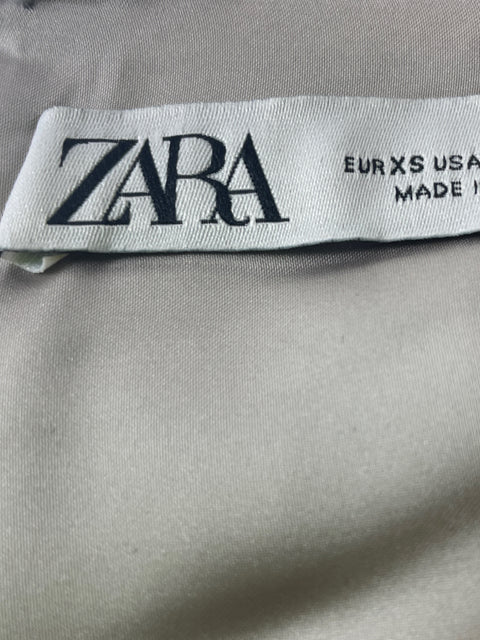 Vestido Zara Satinado Strapless Plateado - Talla XS