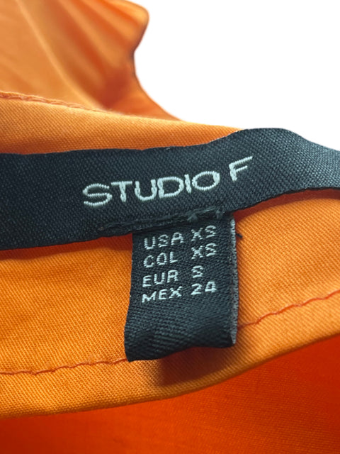 Blusa Studio F Ruchas Crop Cuello redondo Naranja - Talla XS