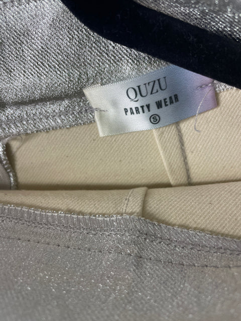 Falda Quzu Satinado Mini Ajustada Plateado - Talla S