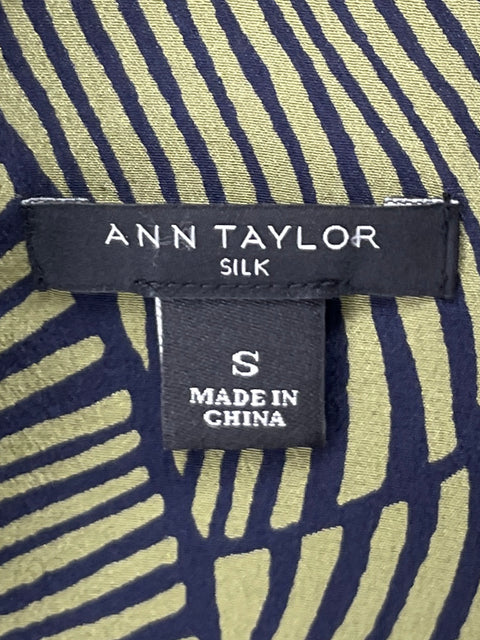 Camisa Ann Taylor de Seda Estampado Verde - Talla S
