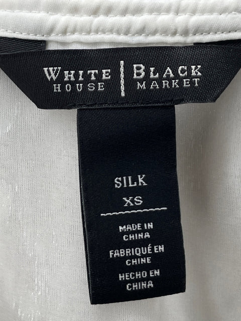 Blusa White House Black Market de Seda Halter Metalizado Blanco - Talla XS