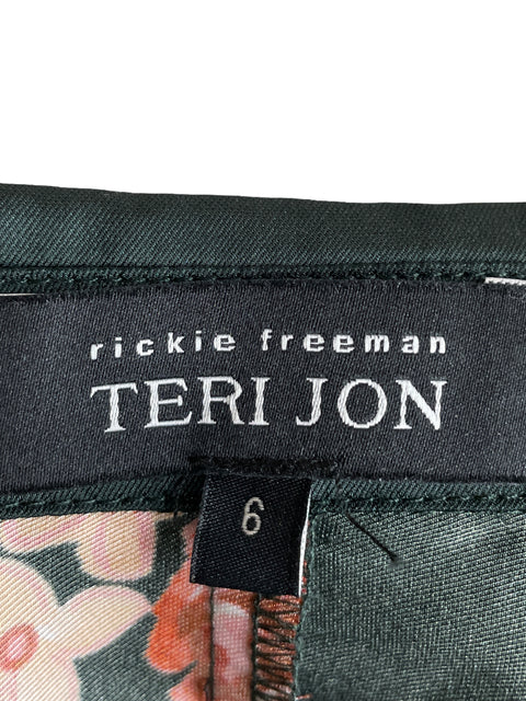 Vestido Teri Jon Estampado Floral Negro - Talla 6