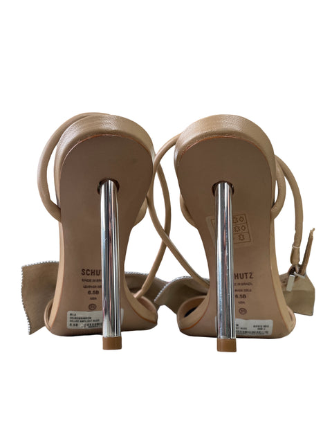 Tacón Schutz Lazo Brillo Beige - Talla 6.5