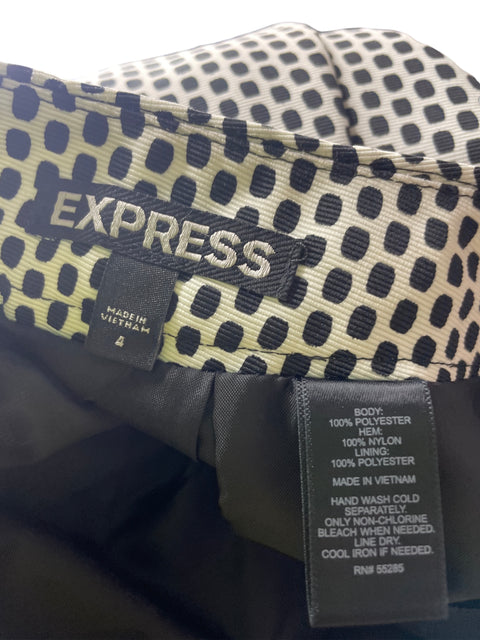 Falda Express Vuelos Estampado Negro - Talla 4