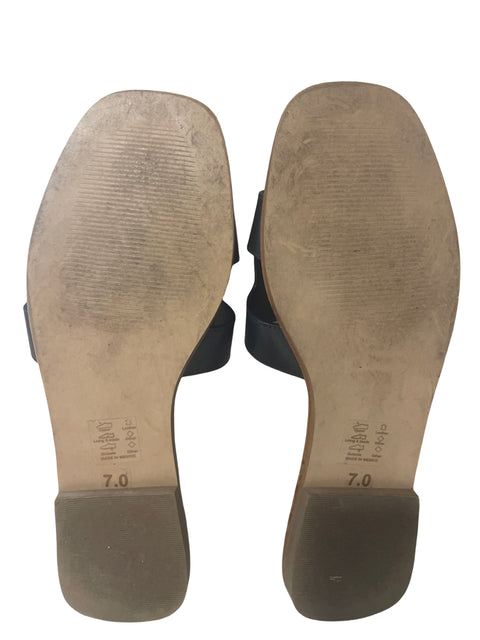 Sandalia Steve Madden Punta abierta Tacón bajo Liso Negro - Talla 7
