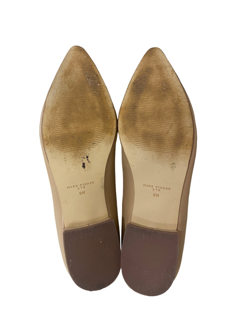 Zapato Marc Fisher Punta cerrada Tacón bajo Liso Beige - Talla 9