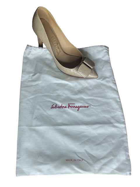 Zapato Salvatore Ferragamo Tacón bajo Beige - Talla 5.5